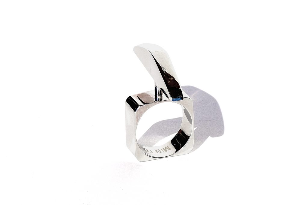 PEDESTAL RING